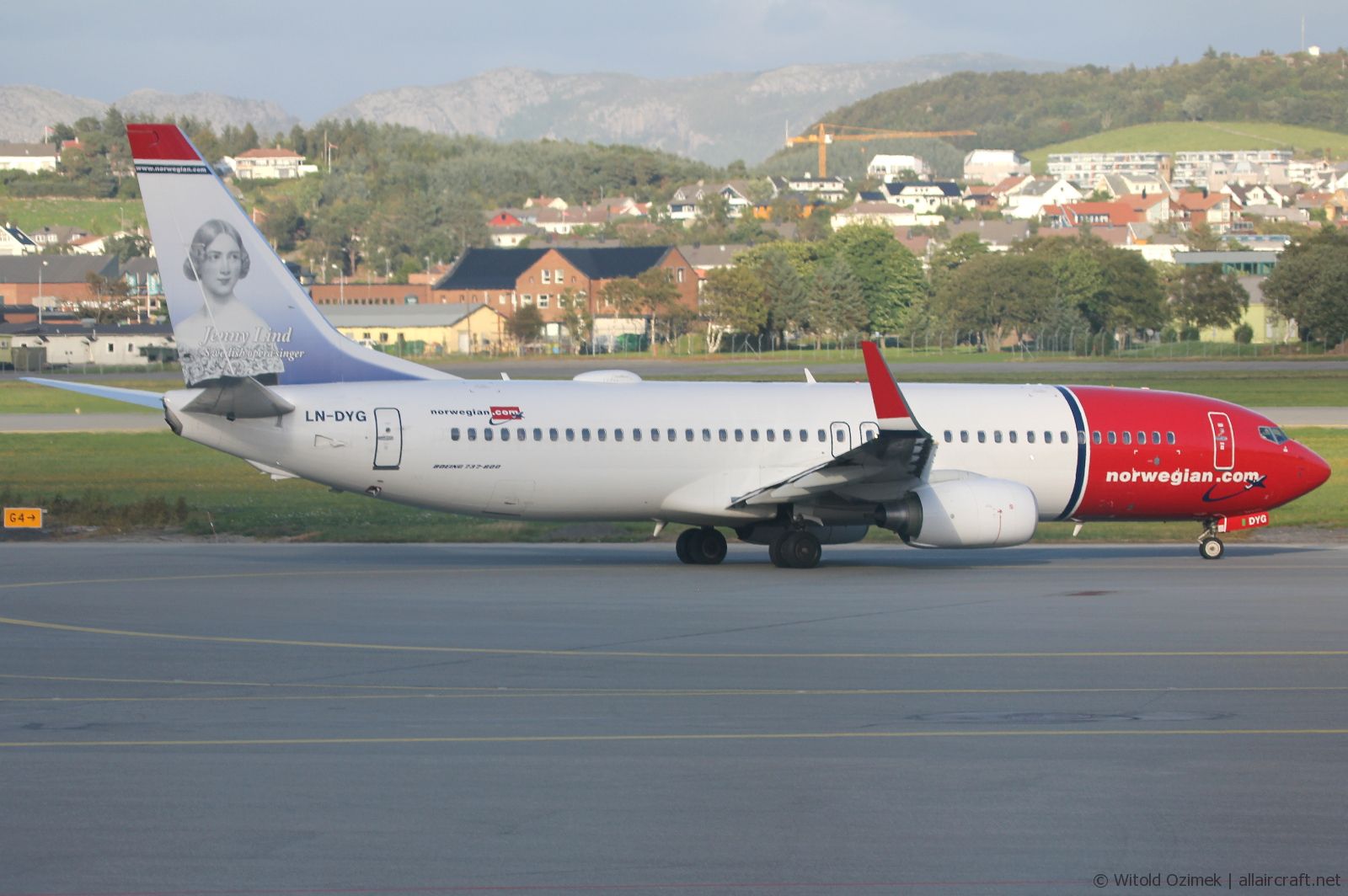 LN-DYG (39165) 2010 Boeing 737-8JP WL