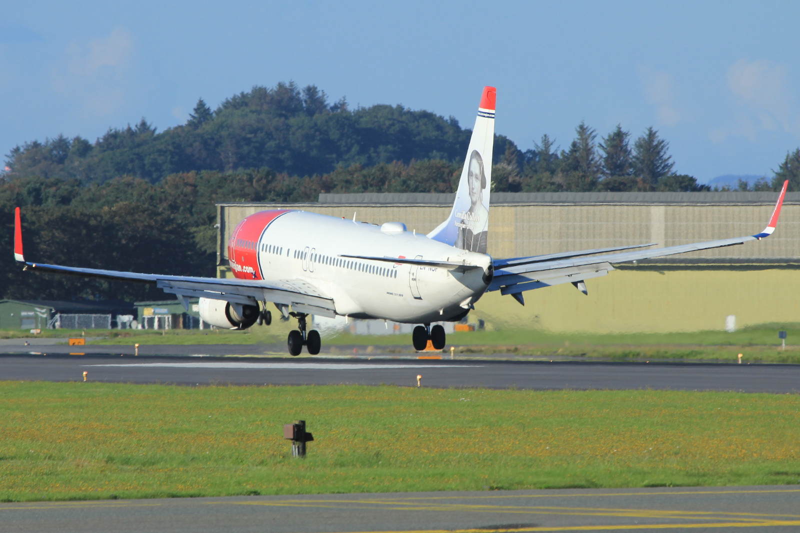 LN-NOP (32655) 2005 Boeing 737-86N WL