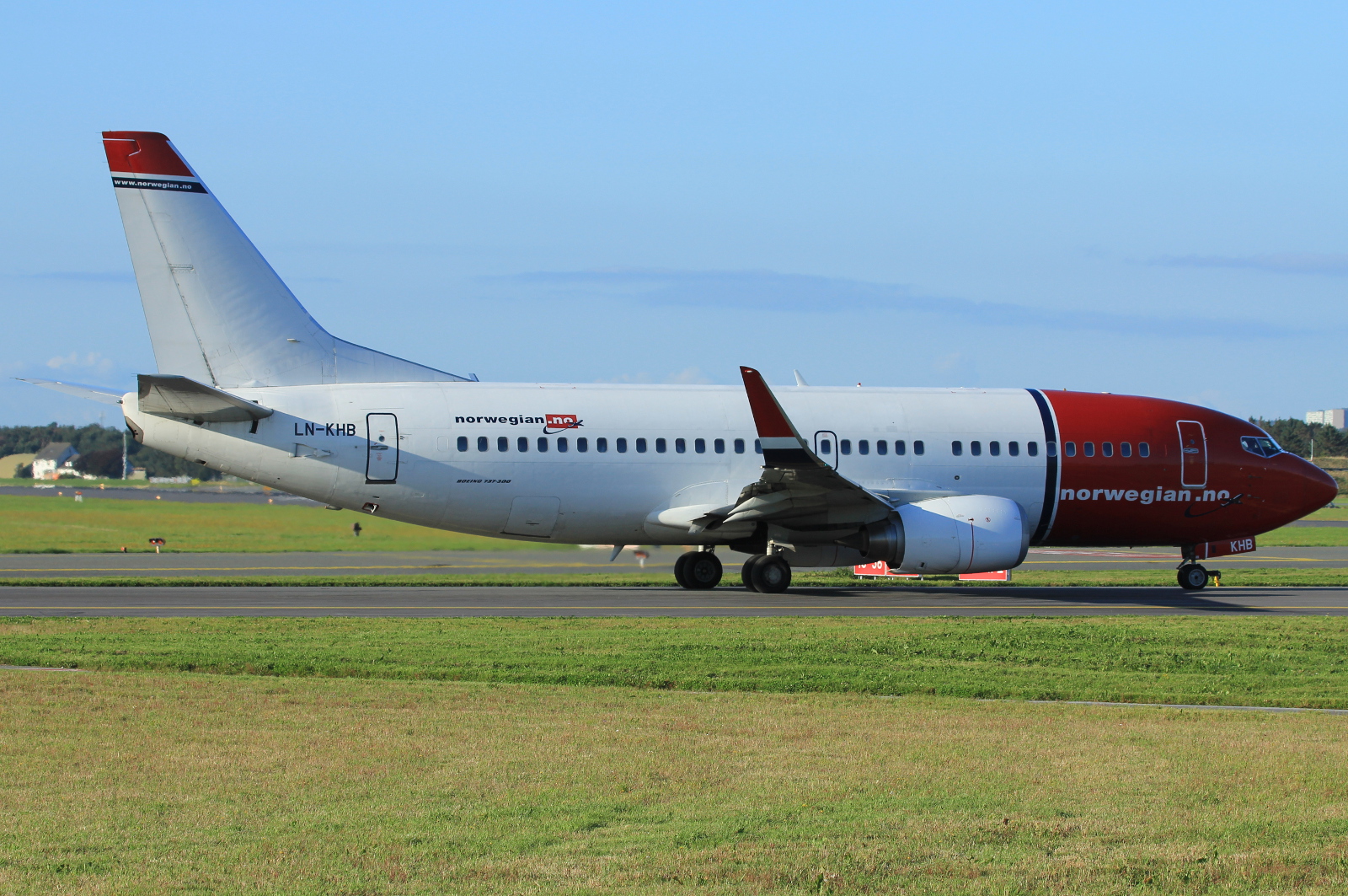 LN-KHB (29264) 1998 Boeing 737-31S WL