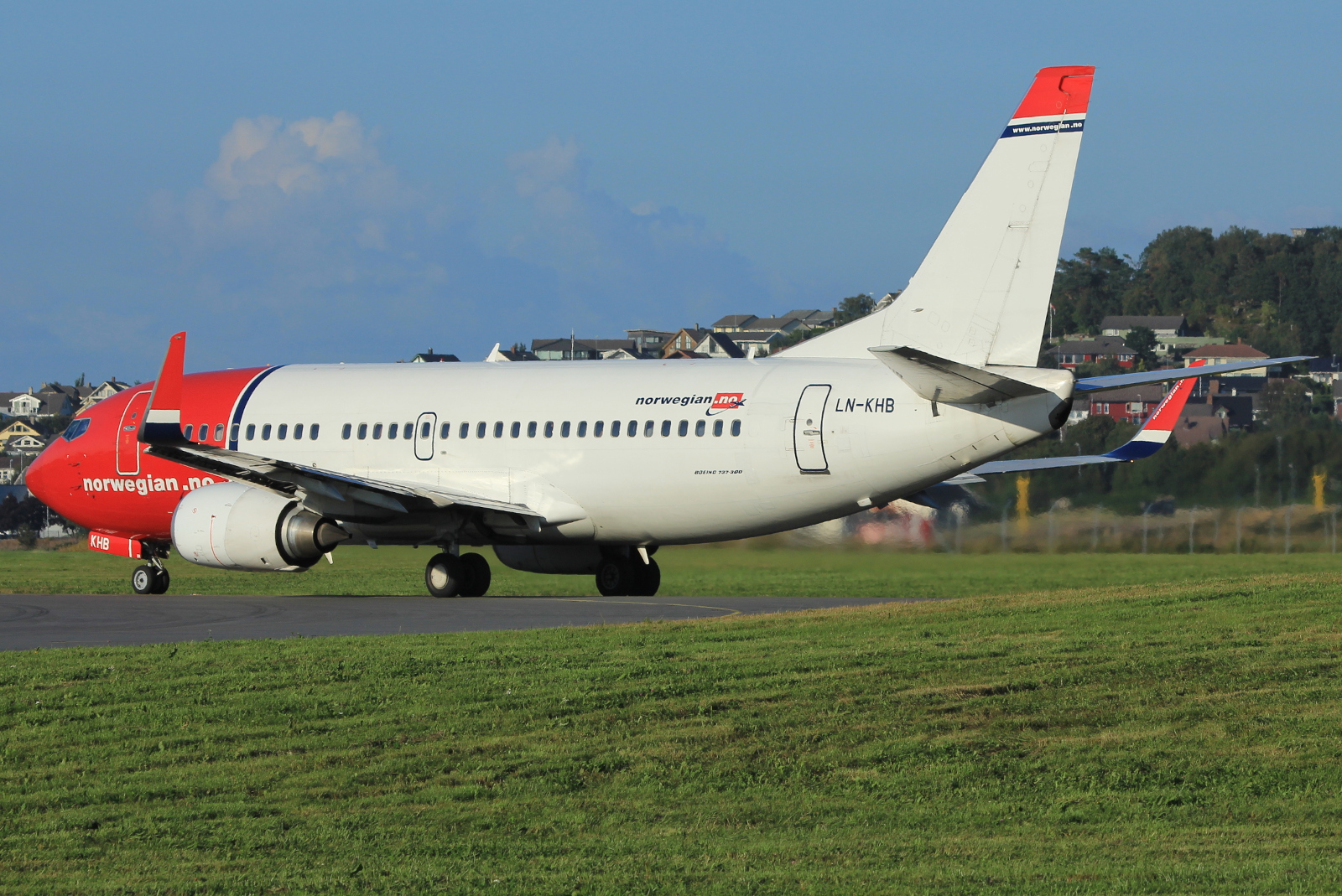 LN-KHB (29264) 1998 Boeing 737-31S WL