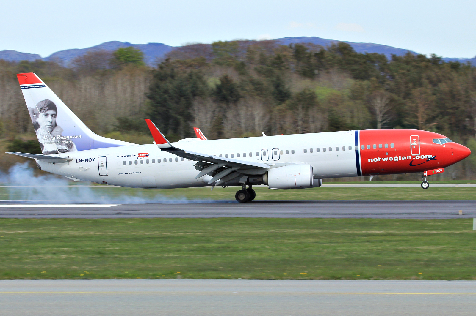 LN-NOY (39419) 2011 Boeing 737-8JP WL