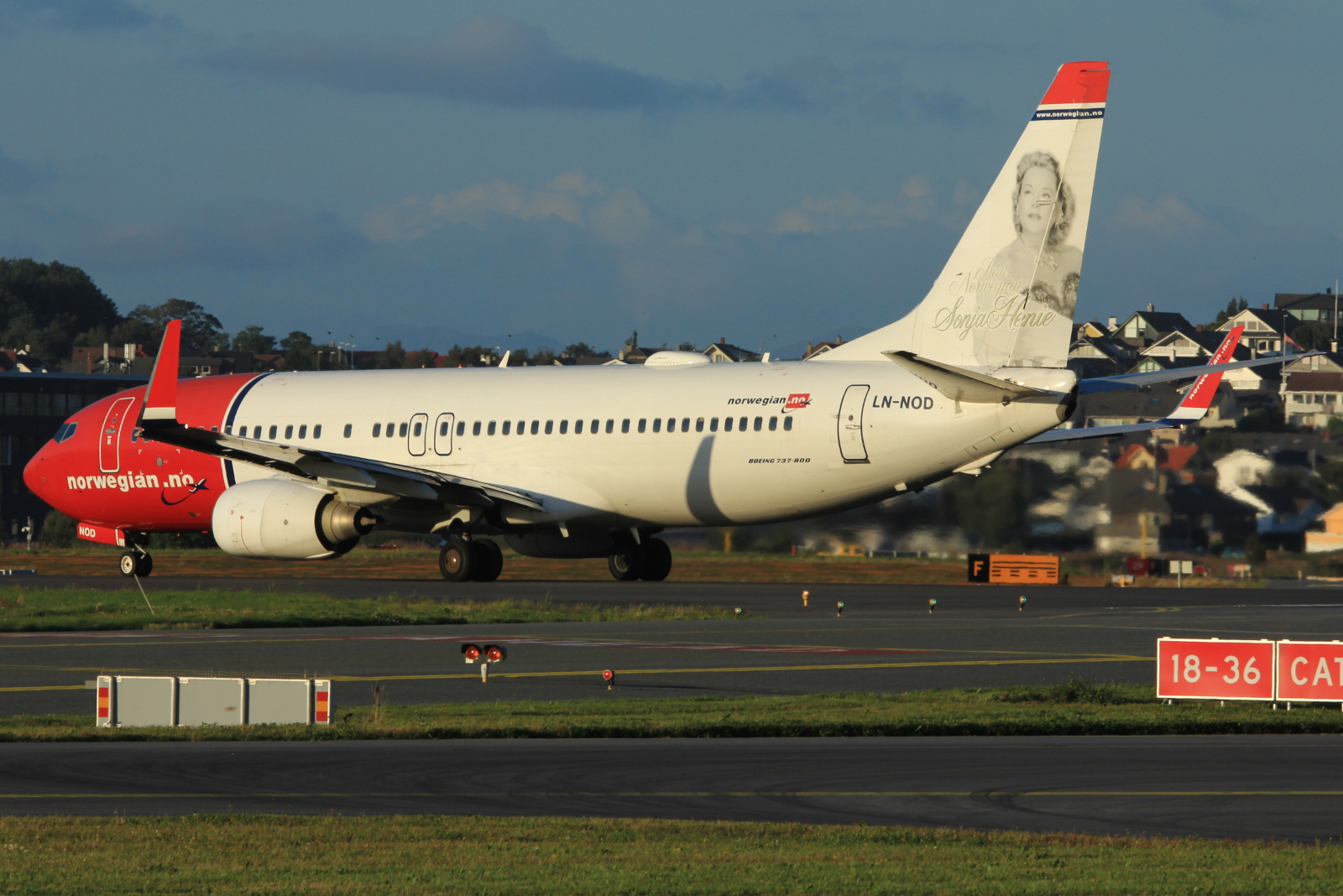 LN-NOD (35280) 2008 Boeing 737-8Q8(WL)