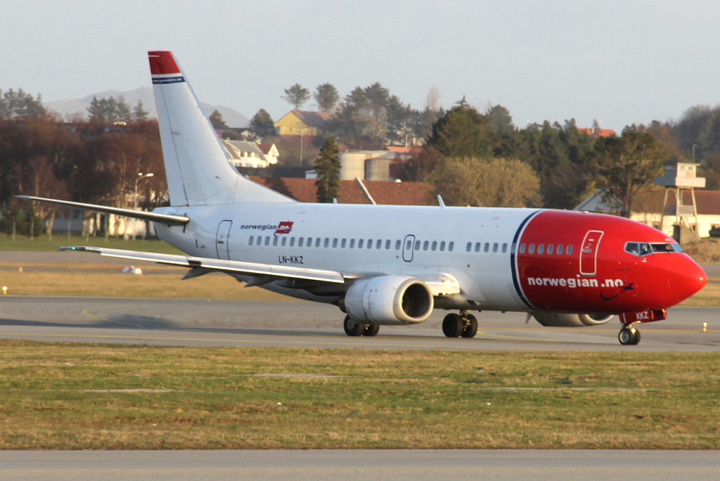 LN-KKZ (27458) 1997 Boeing 737-33A