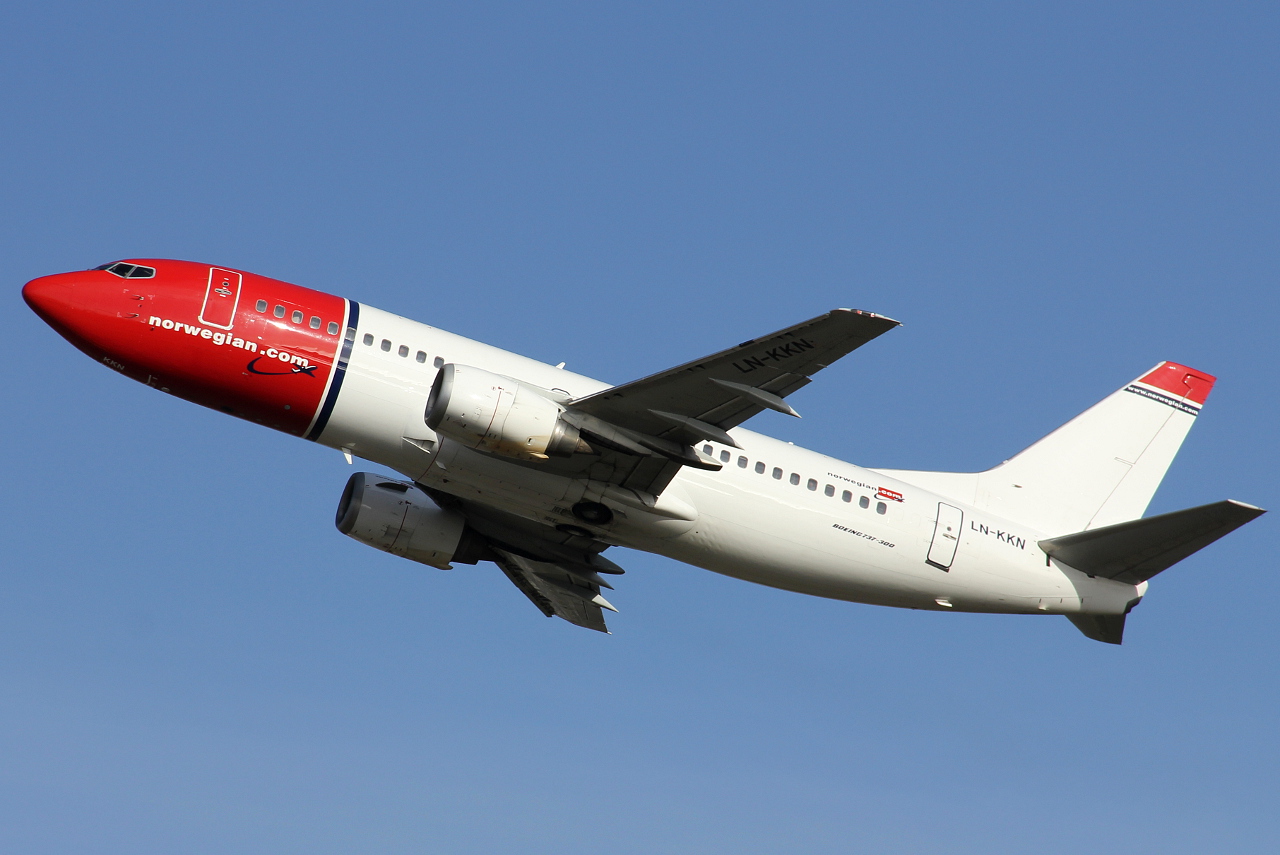LN-KKN (24910) 1991 Boeing 737-3Y0