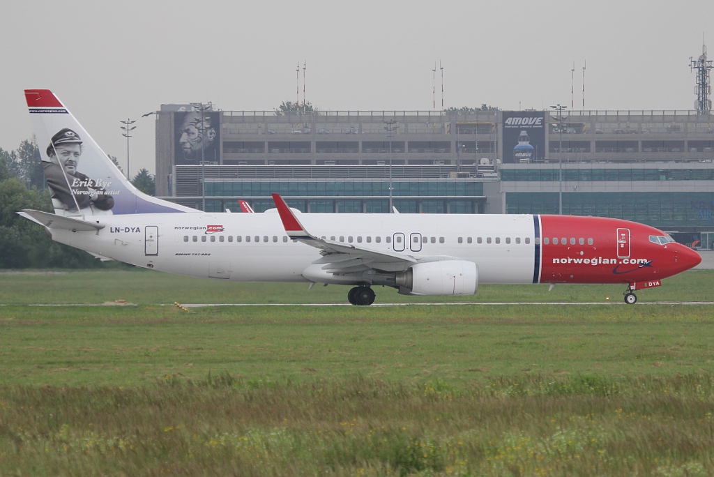 LN-DYA (39162) 2009 Boeing 737-8JP WL