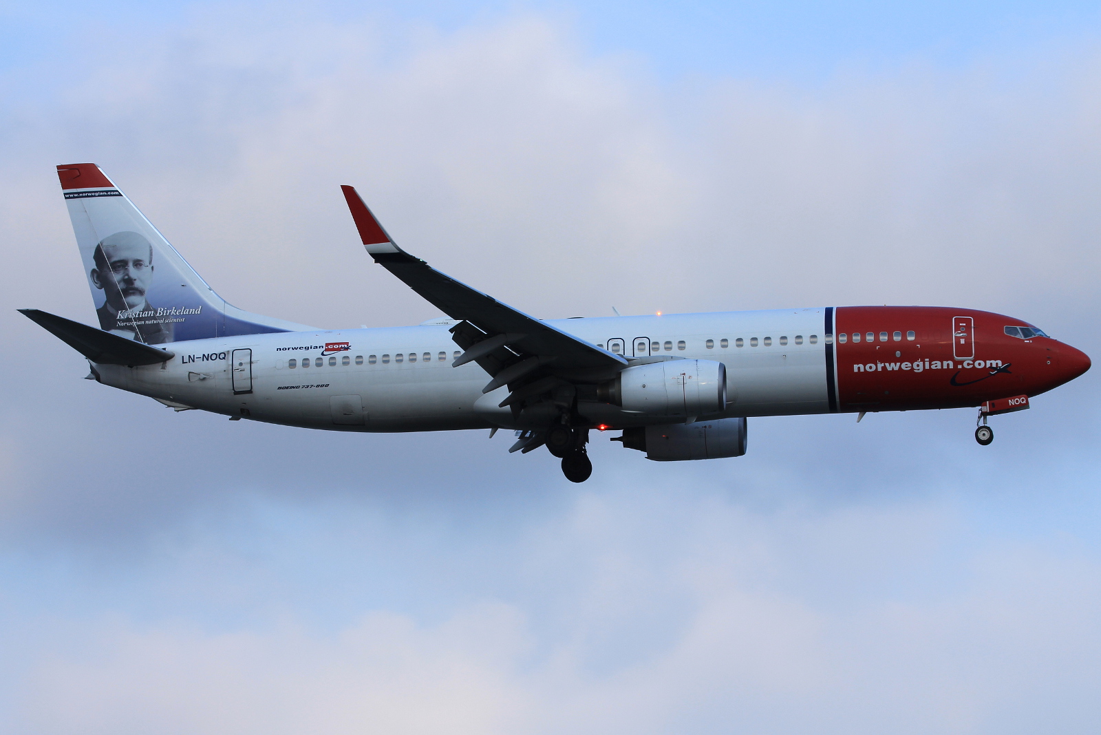 LN-NOQ (32658) 2005 Boeing 737-86N WL