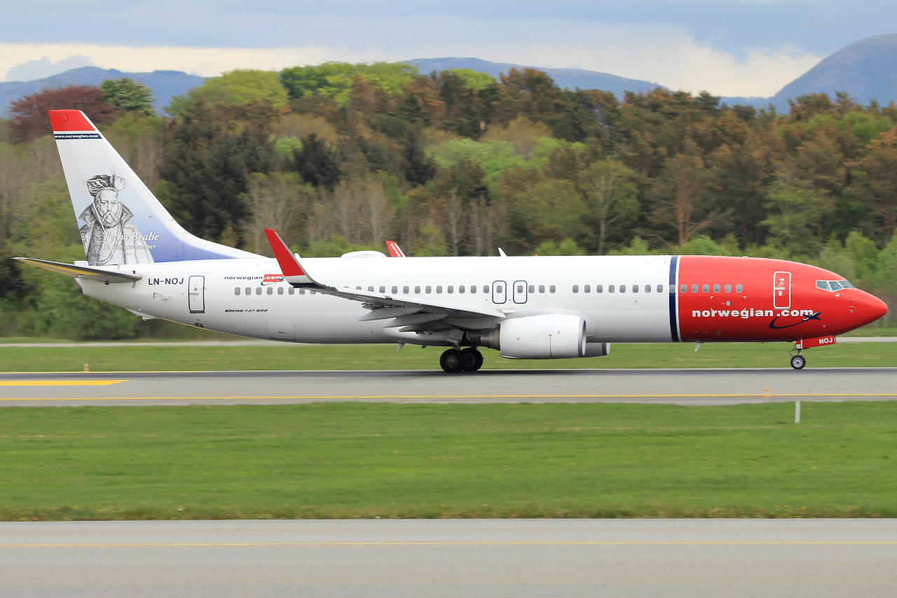LN-NOJ (37884) 2010 Boeing 737-86N WL