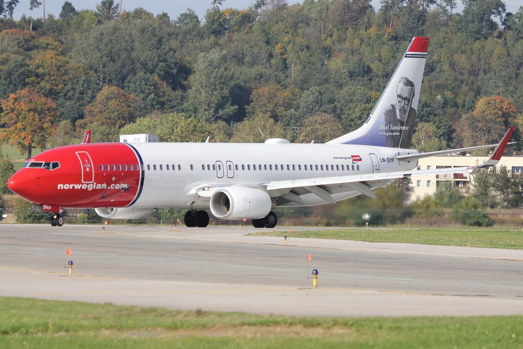 LN-DYP (39047) 2011 Boeing 737-8JP WL