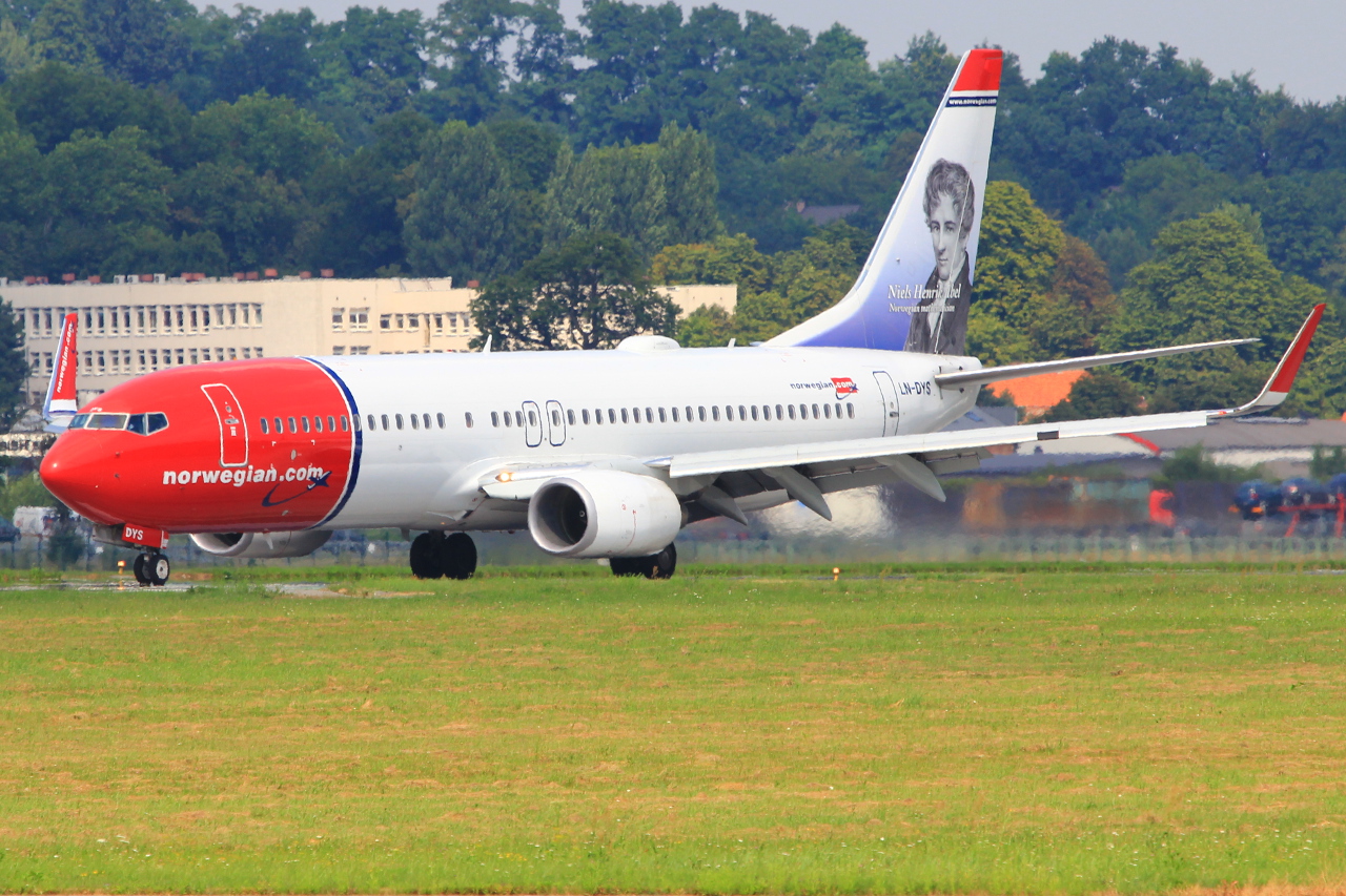 LN-DYS (39007) 2011 Boeing 737-8JP WL