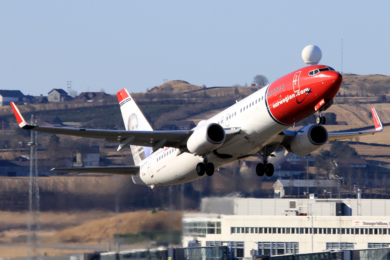 LN-DYN (39006) 2011 Boeing 737-8JP WL