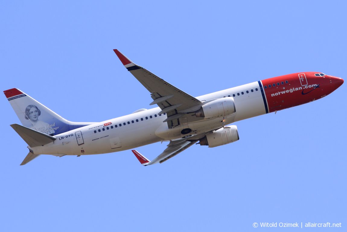 LN-DYG (39165) 2010 Boeing 737-8JP WL