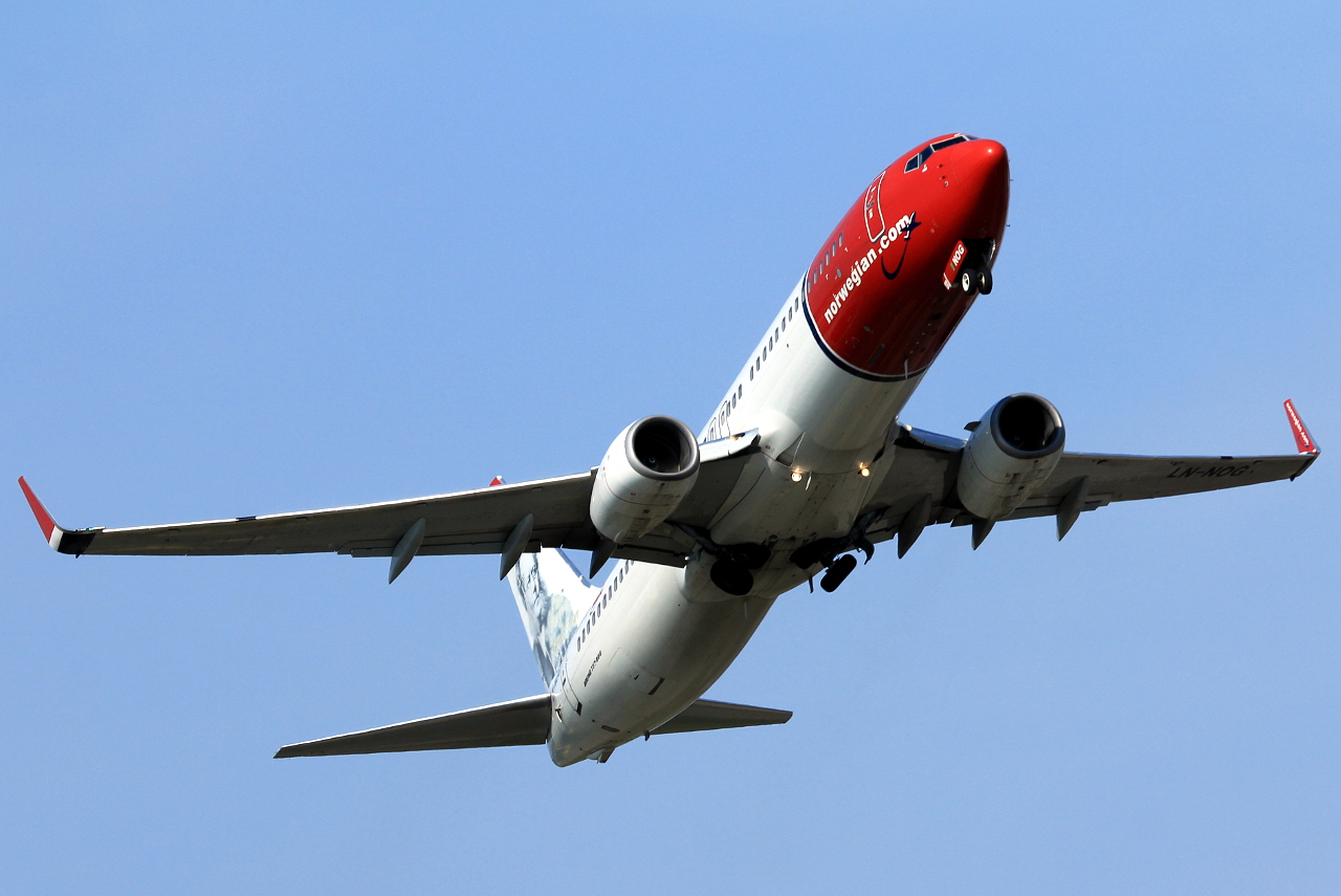 LN-NOG (35647) 2009 Boeing 737-86N WL