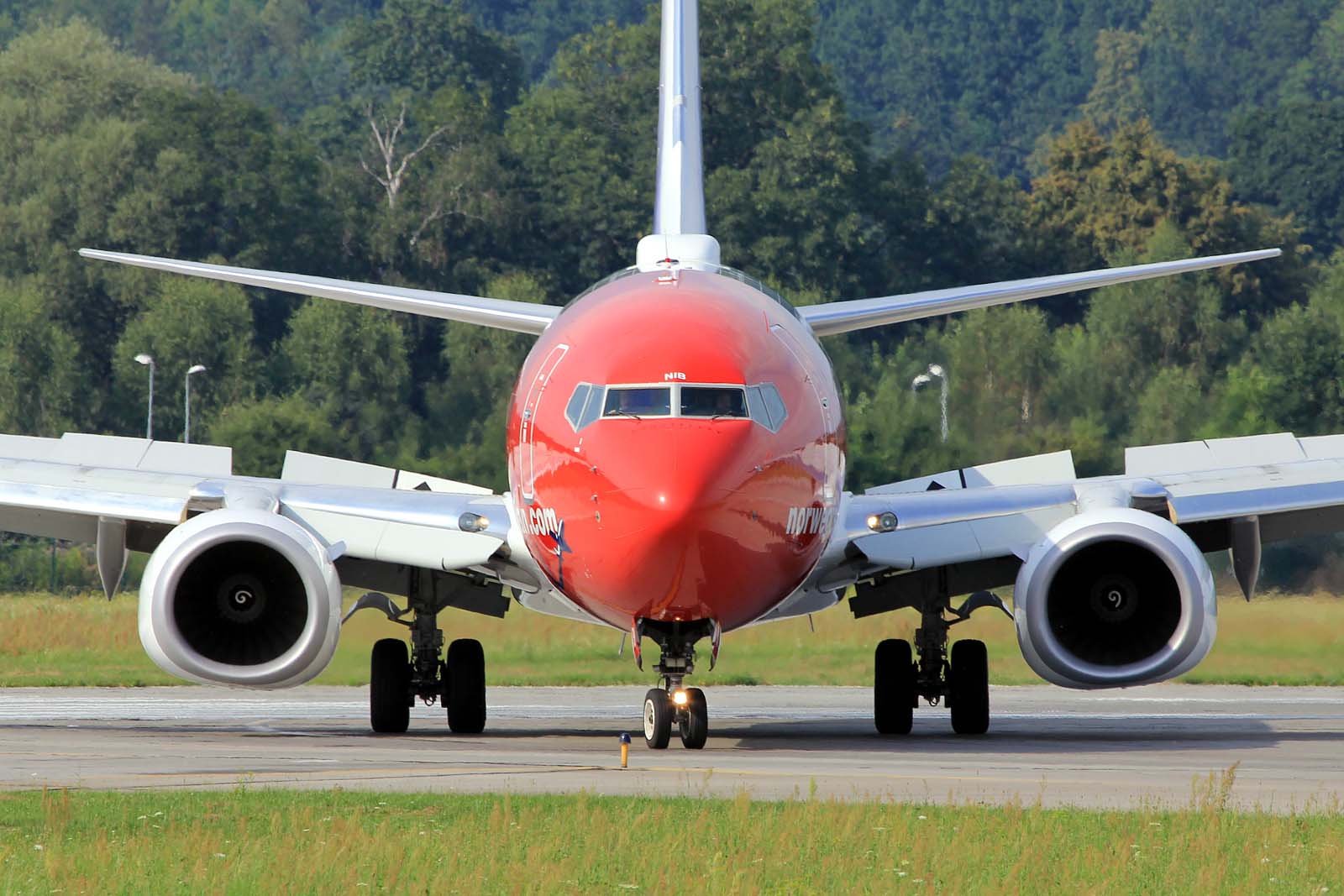 LN-NIB (36879) 2011 Boeing 737-86J WL