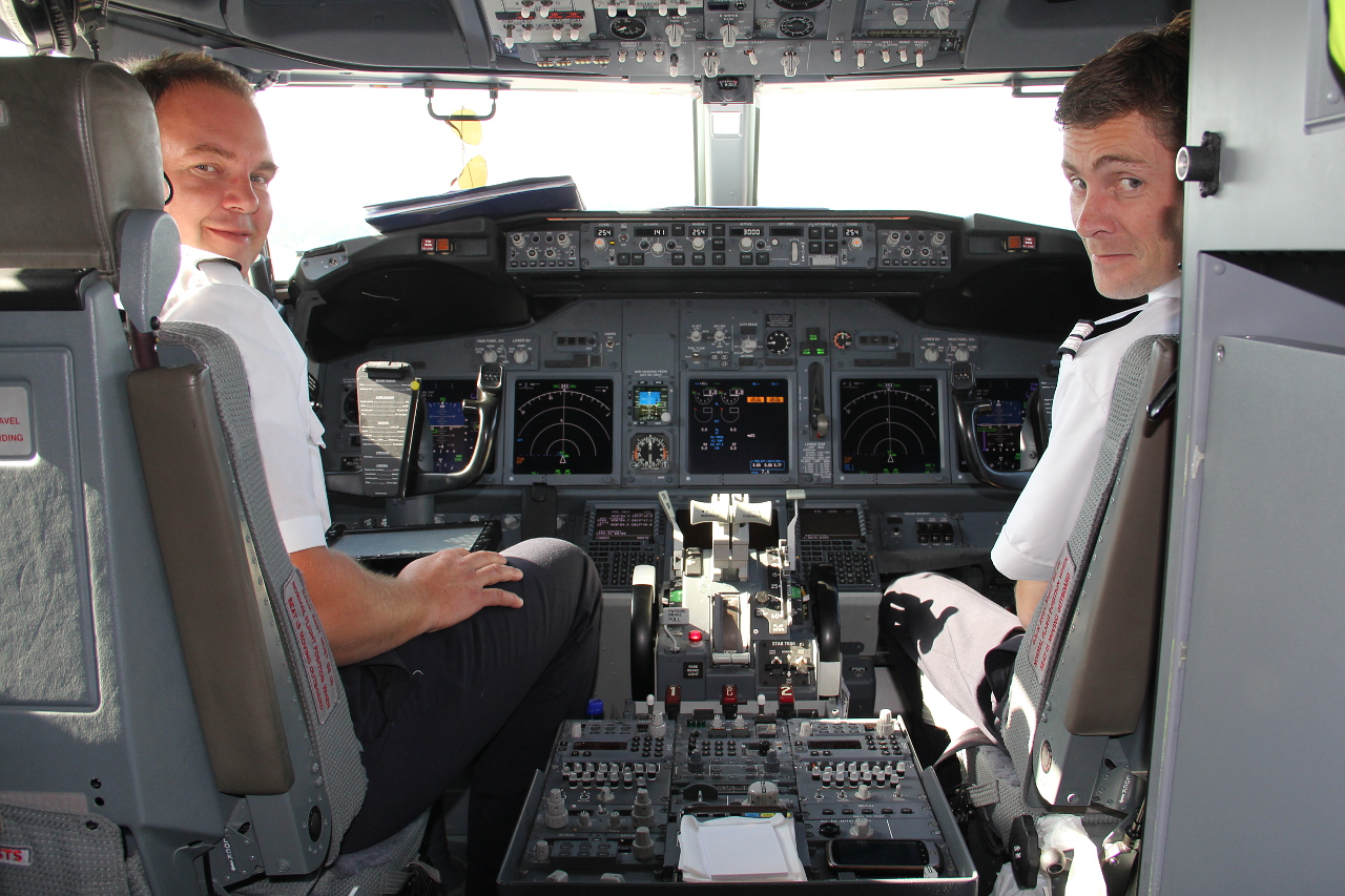 LN-NIB (36879) 2011 Boeing 737-86J WL