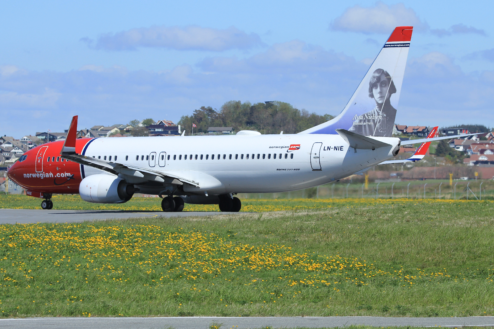 LN-NIE (39435) 2013 Boeing 737-8JP WL