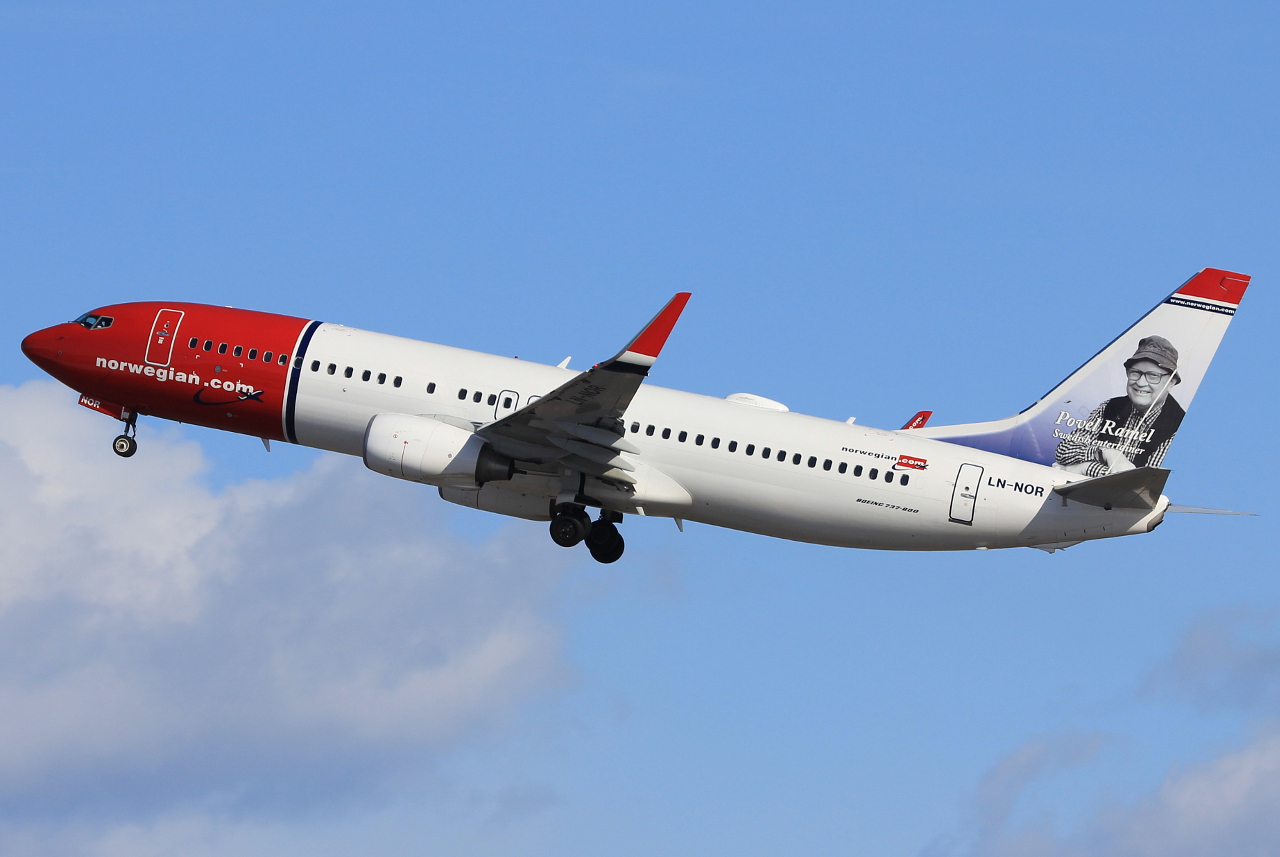 LN-NOR (39412) 2011 Boeing 737-81D WL