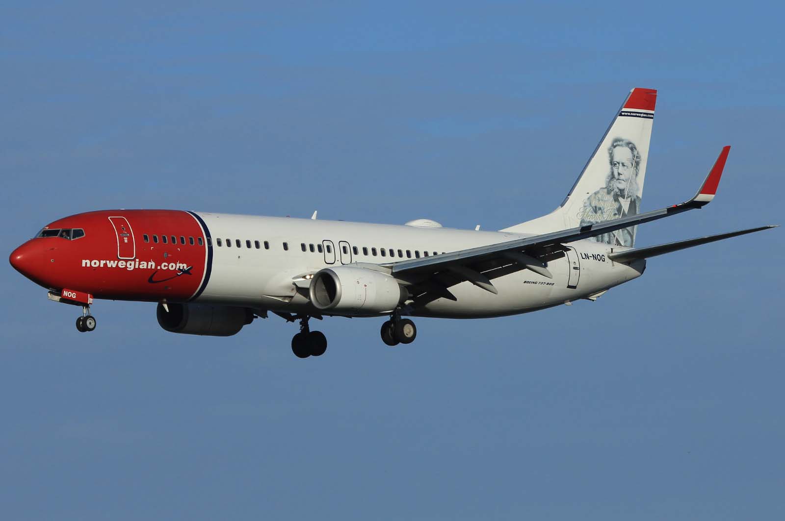 LN-NOG (35647) 2009 Boeing 737-86N WL