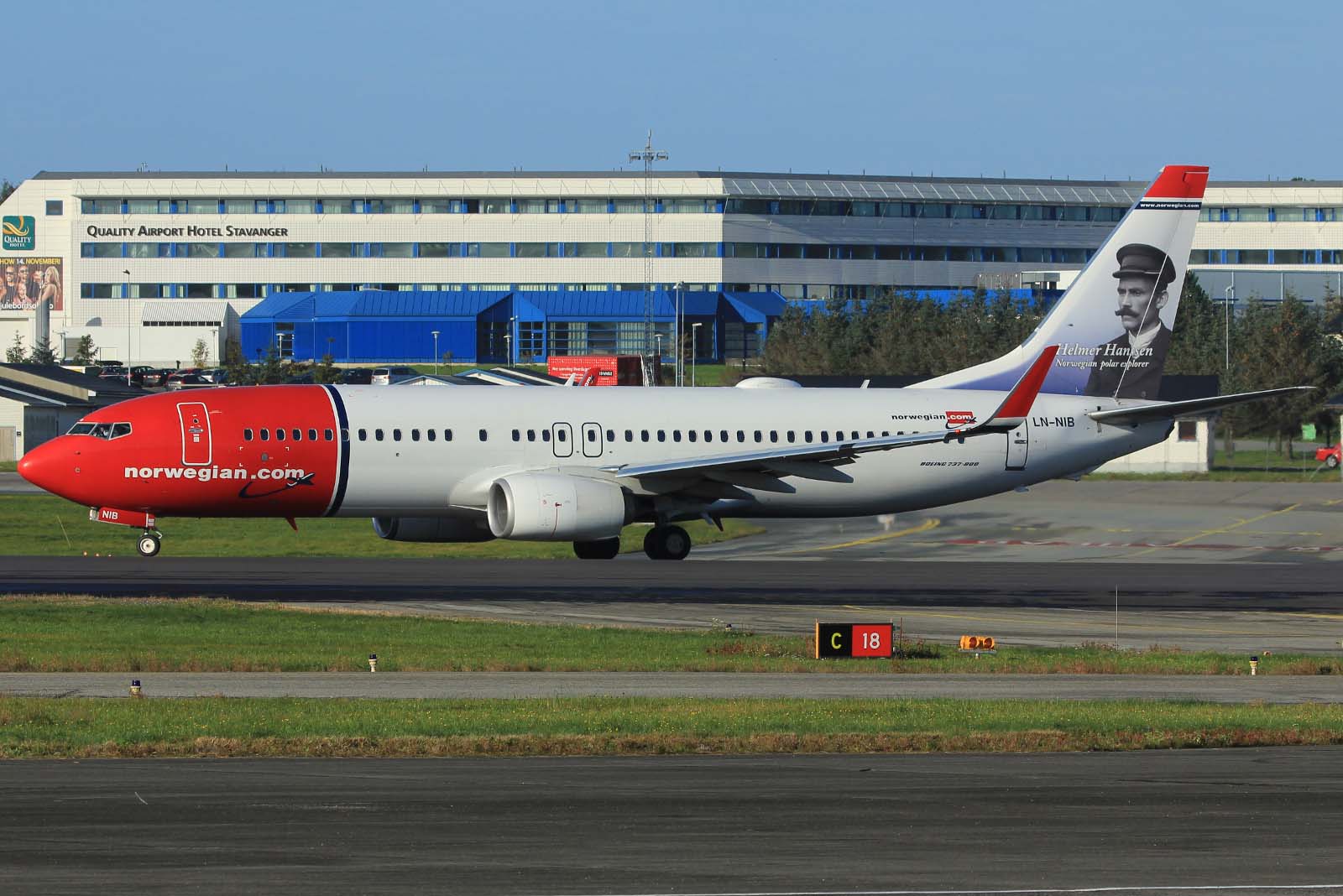 LN-NIB (36879) 2011 Boeing 737-86J WL