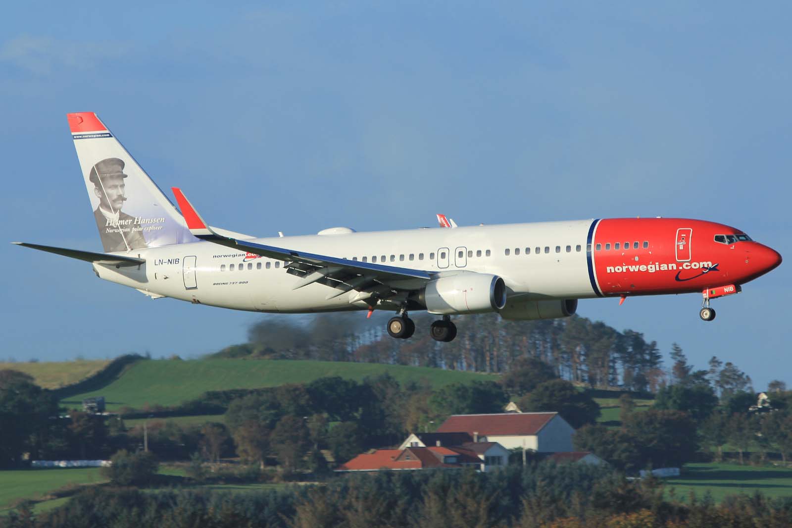 LN-NIB (36879) 2011 Boeing 737-86J WL