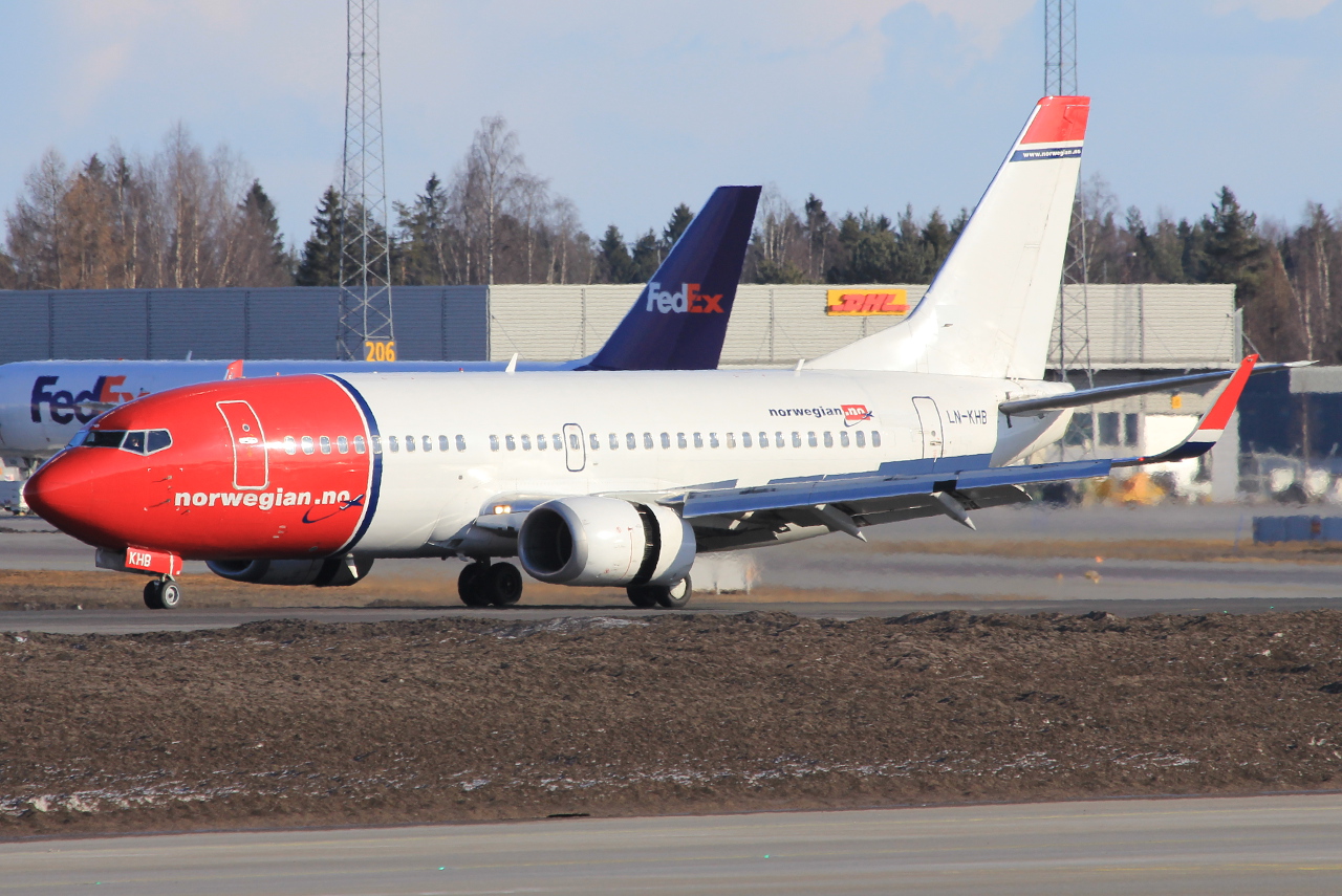 LN-KHB (29264) 1998 Boeing 737-31S WL