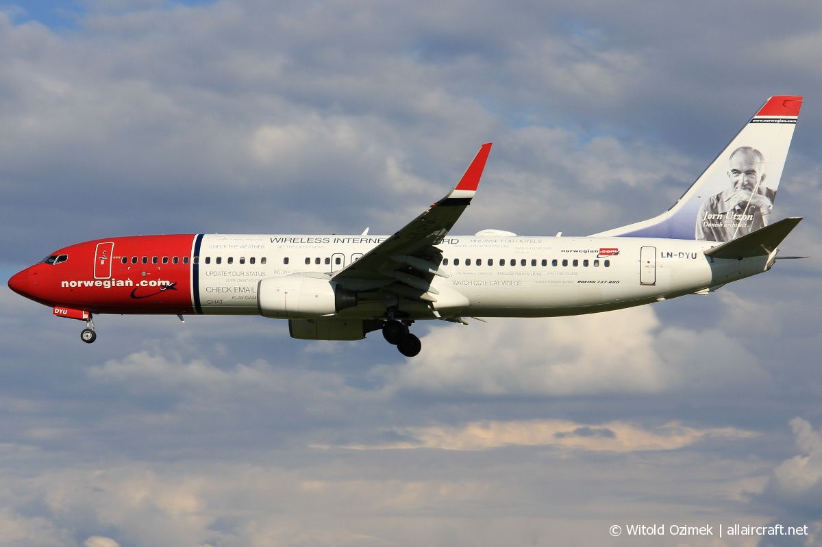 LN-DYU (39008) 2011 Boeing 737-8JP(WL)