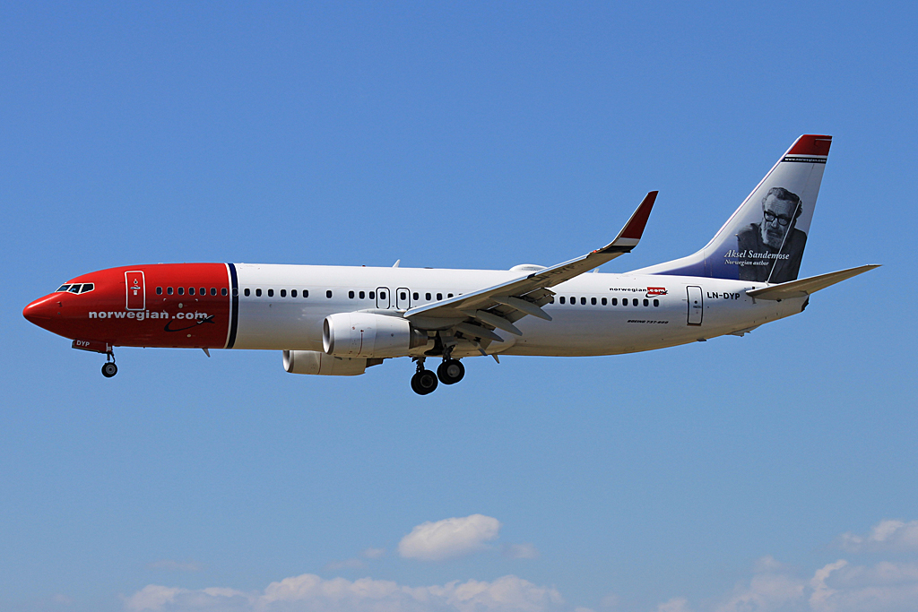 LN-DYP (39047) 2011 Boeing 737-8JP WL