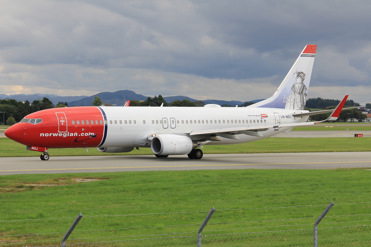 LN-NOJ (37884) 2010 Boeing 737-86N WL