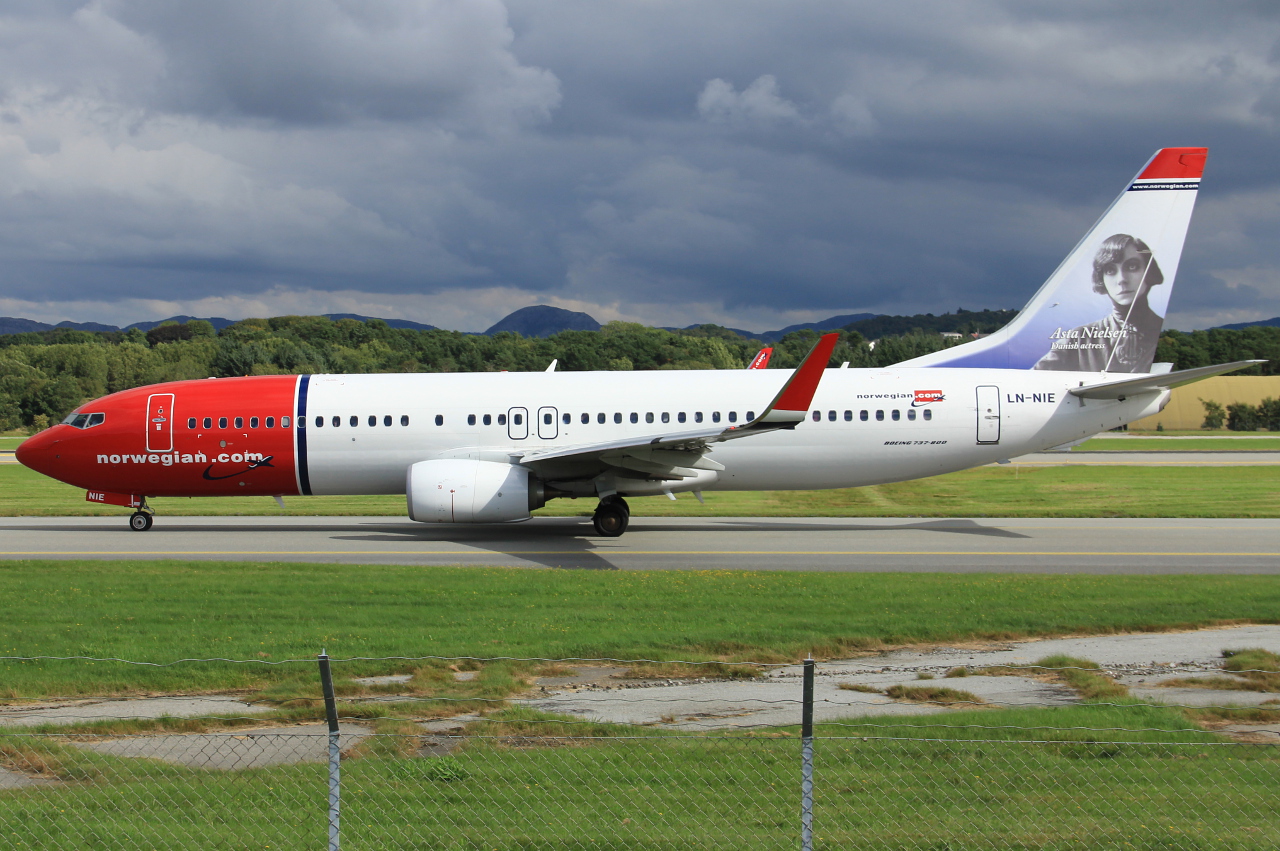 LN-NIE (39435) 2013 Boeing 737-8JP WL