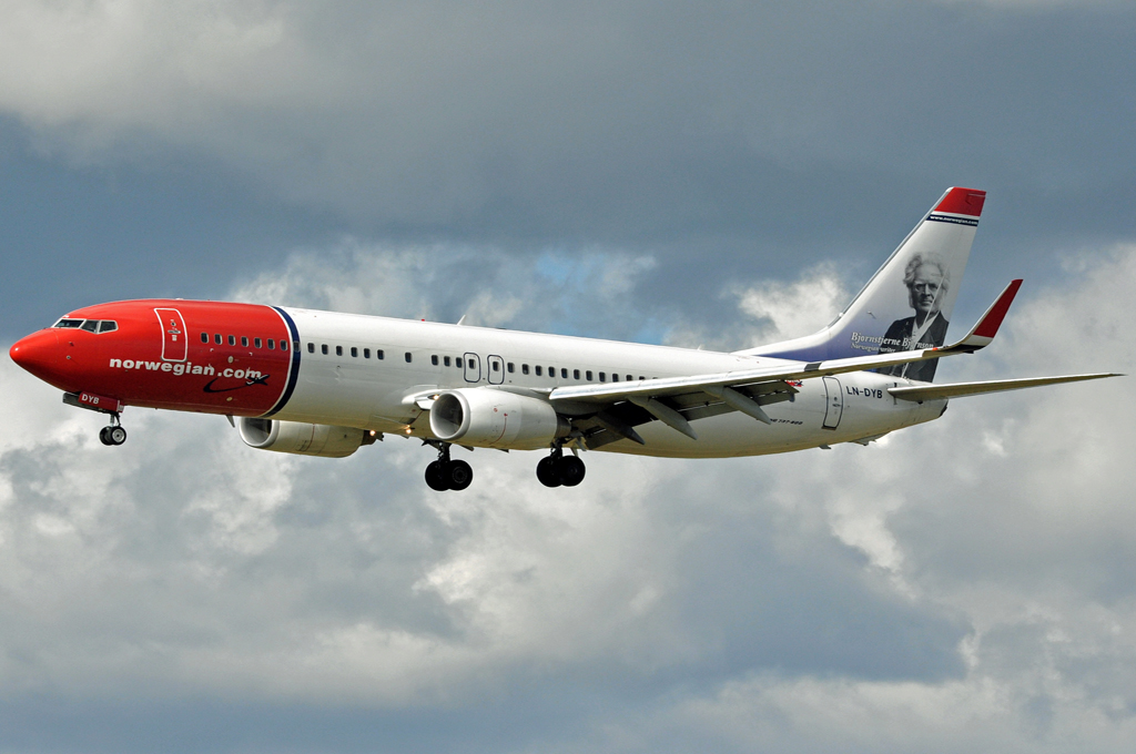 LN-DYB (39163) 2009 Boeing 737-8JP WL