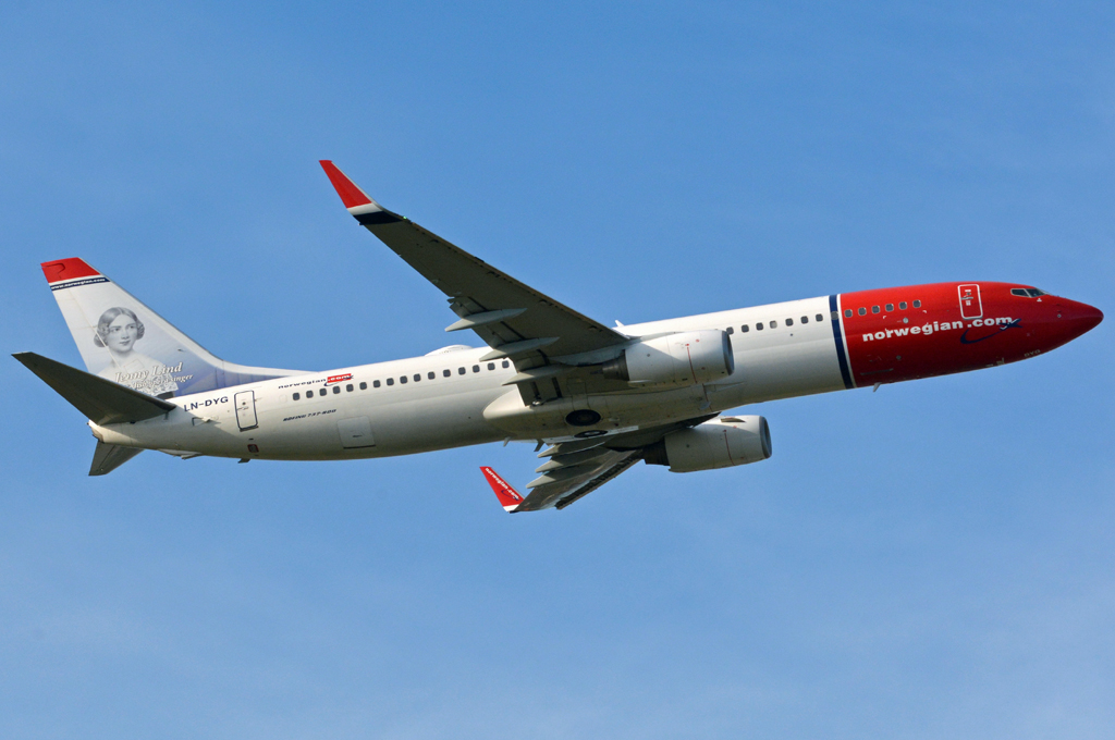 LN-DYG (39165) 2010 Boeing 737-8JP WL