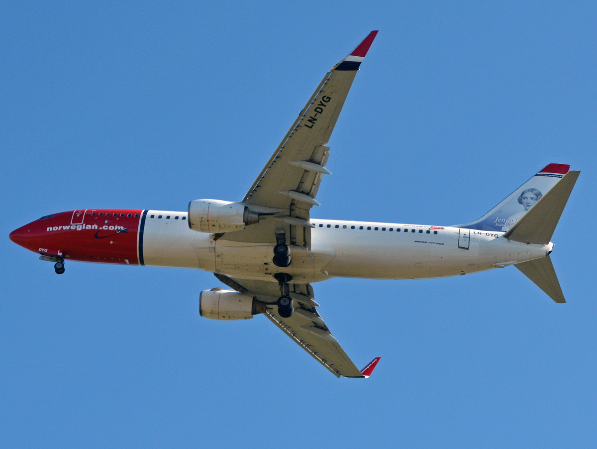 LN-DYG (39165) 2010 Boeing 737-8JP WL