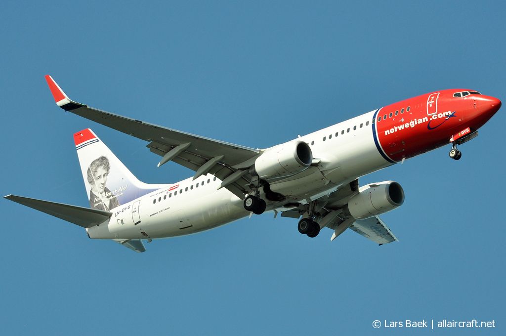 LN-DYS (39007) 2011 Boeing 737-8JP(WL)