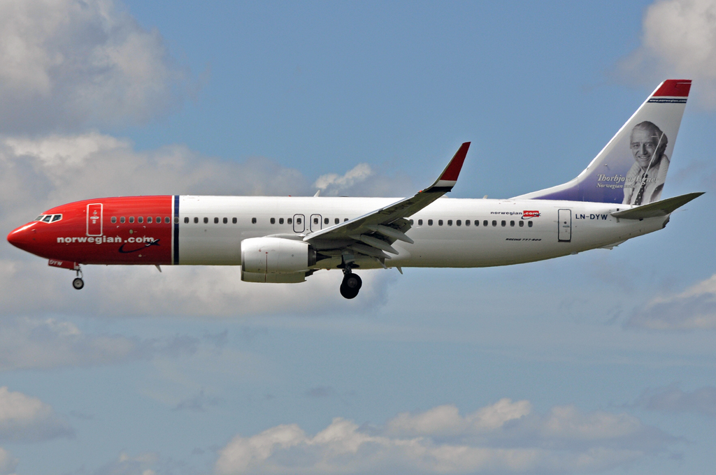 LN-DYW (39010) 2011 Boeing 737-8JP WL
