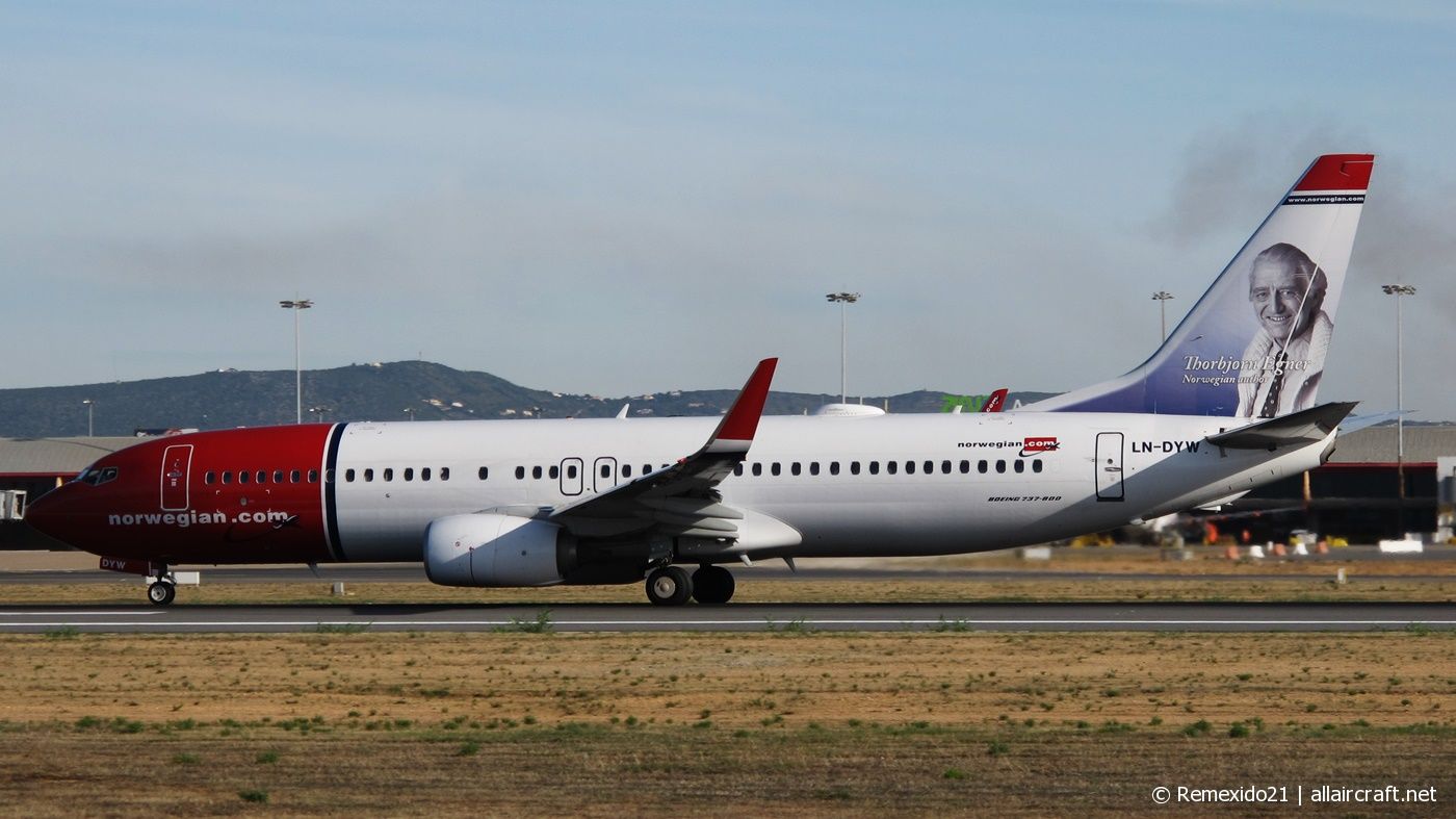 LN-DYW (39010) 2011 Boeing 737-8JP WL