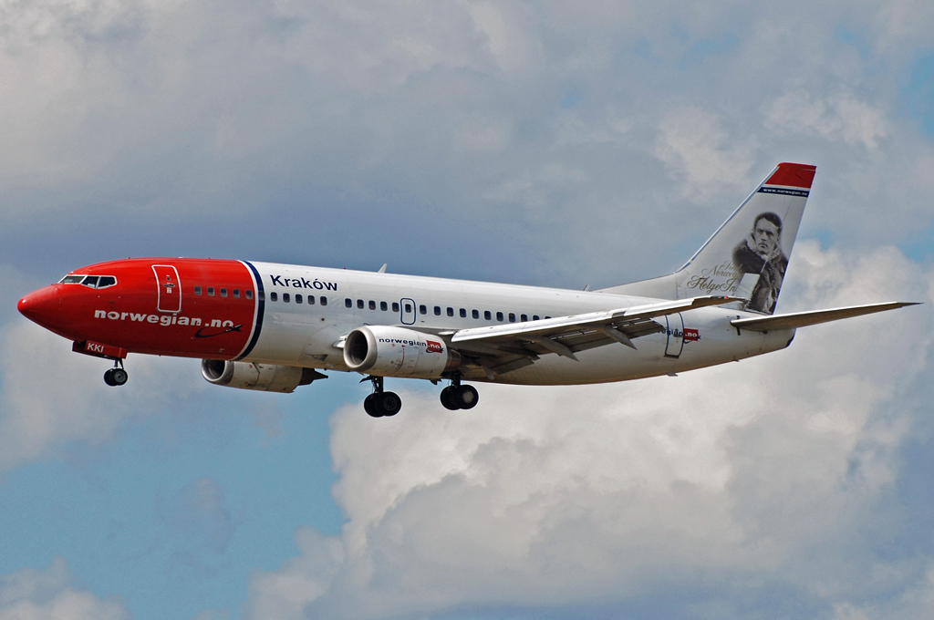 LN-KKI (24329) 1990 Boeing 737-3K2