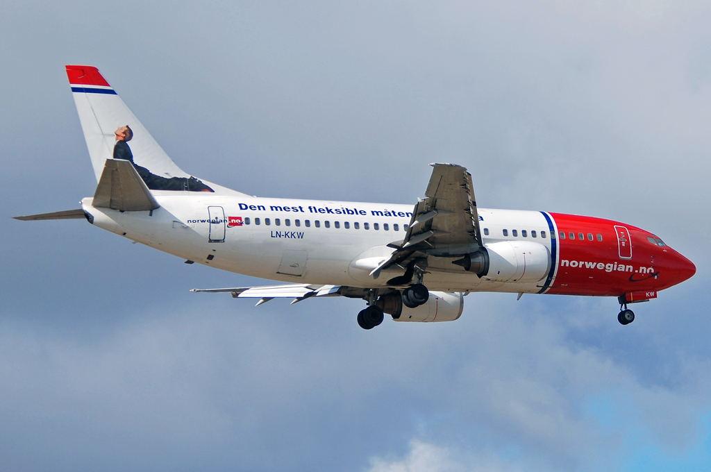 LN-KKW (24213) 1989 Boeing 737-3K9