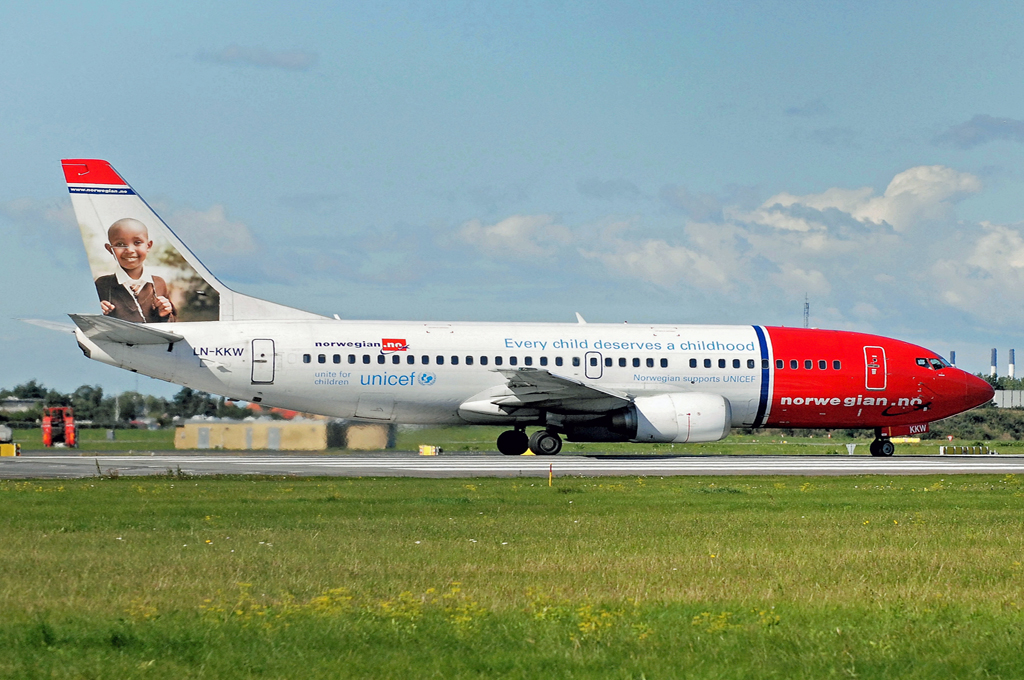 LN-KKW (24213) 1989 Boeing 737-3K9