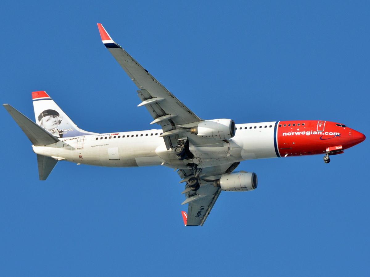 LN-NOM (28642) 2001 Boeing 737-86N WL