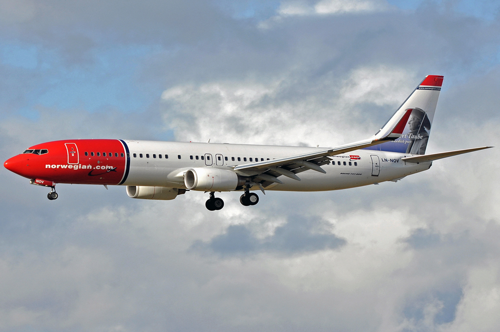 LN-NOV (31713) 2010 Boeing 737-8FZ WL
