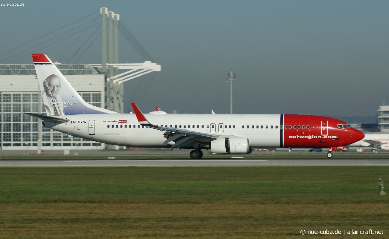 LN-DYW (39010) 2011 Boeing 737-8JP WL