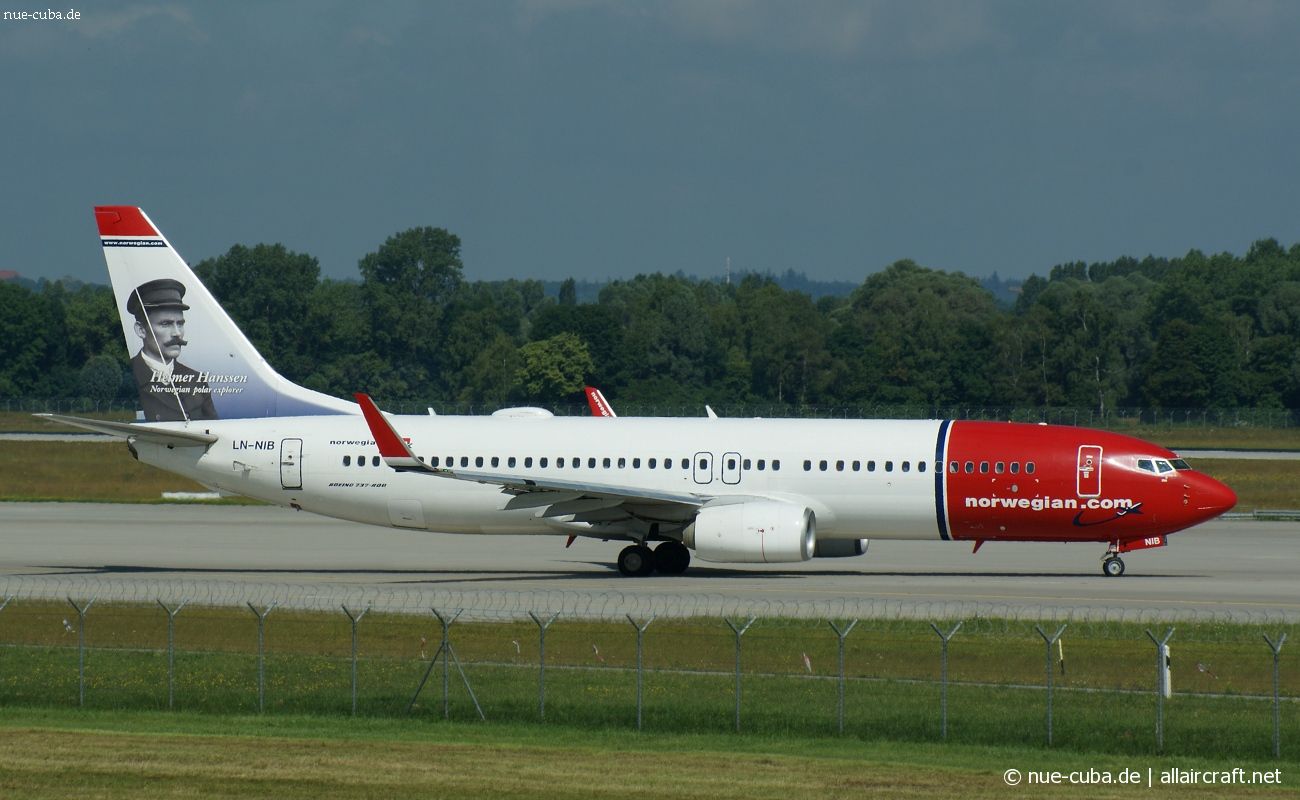 LN-NIB (36879) 2011 Boeing 737-86J WL