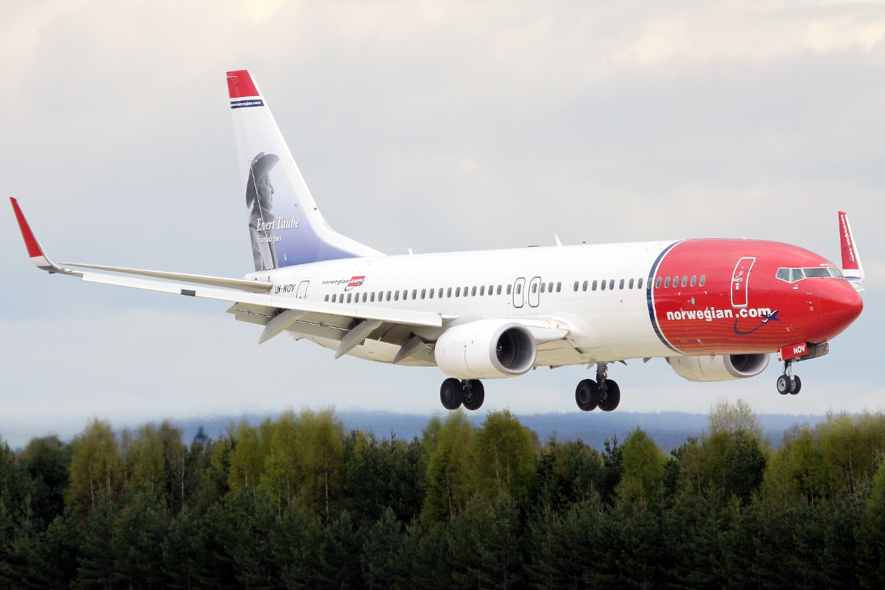 LN-NOV (31713) 2010 Boeing 737-8FZ WL