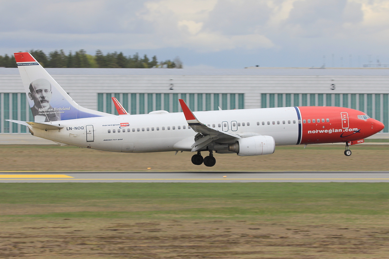 LN-NOQ (32658) 2005 Boeing 737-86N WL