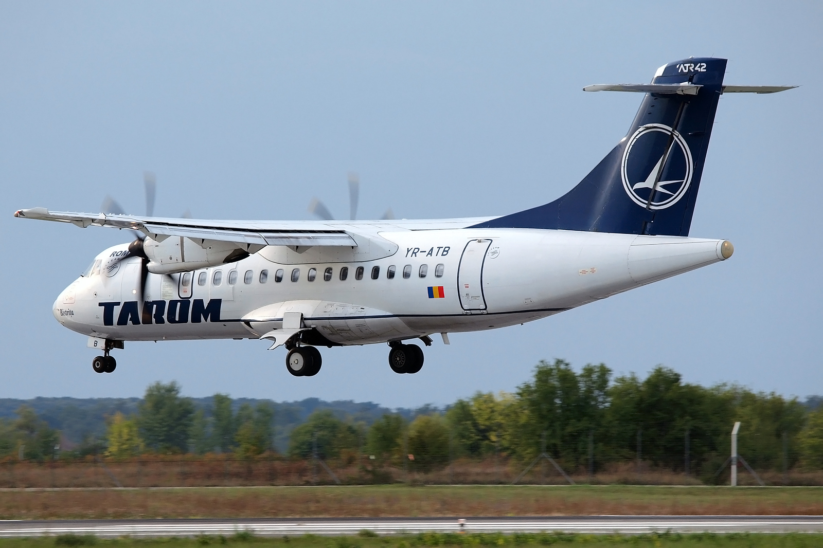YR-ATB (569) 1997 ATR-42-500