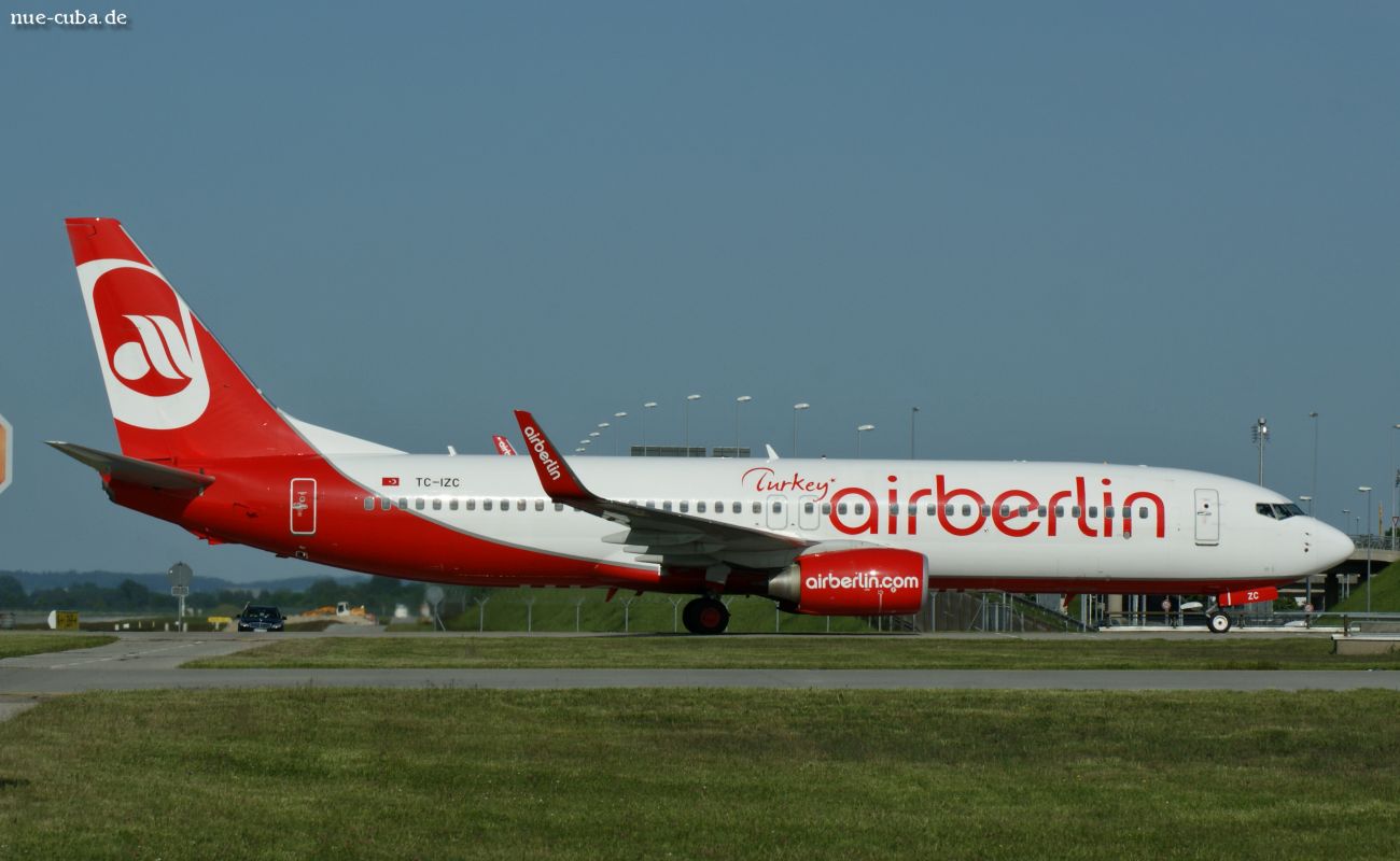 TC-IZC (37745) 2009 Boeing 737-86J WL