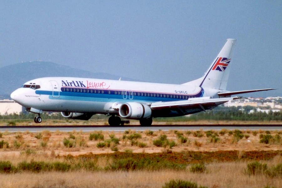 G-UKLC (cn 24231) Boeing 737-42C