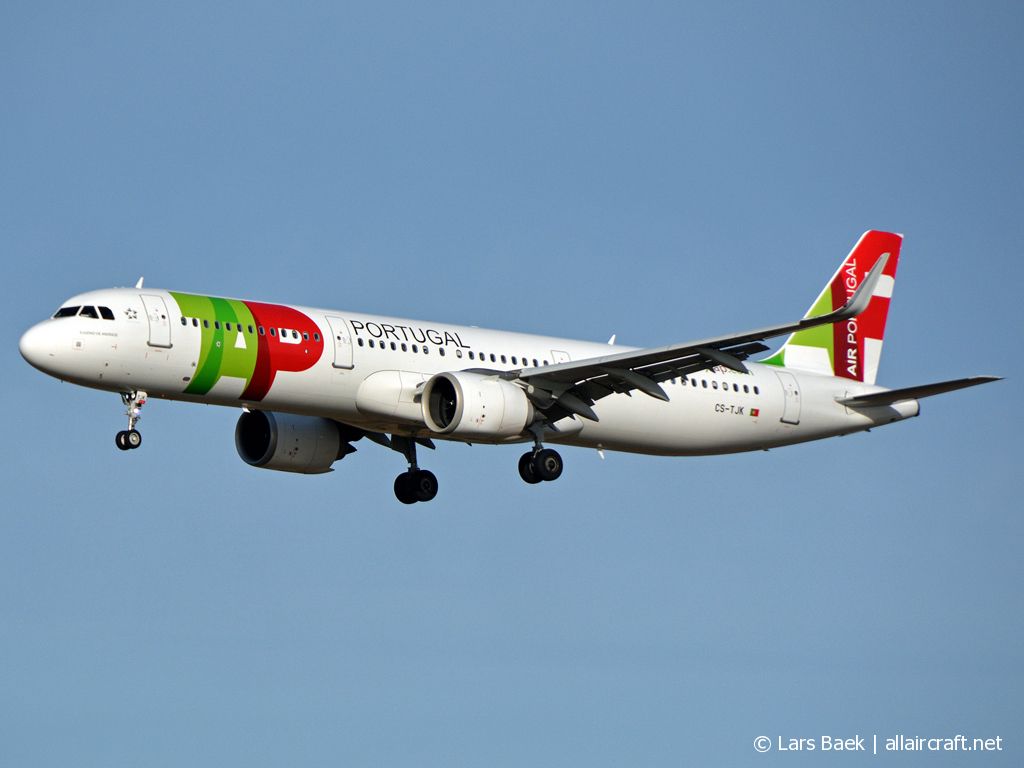 CS-TJK (8553) 2018 Airbus A321-251N