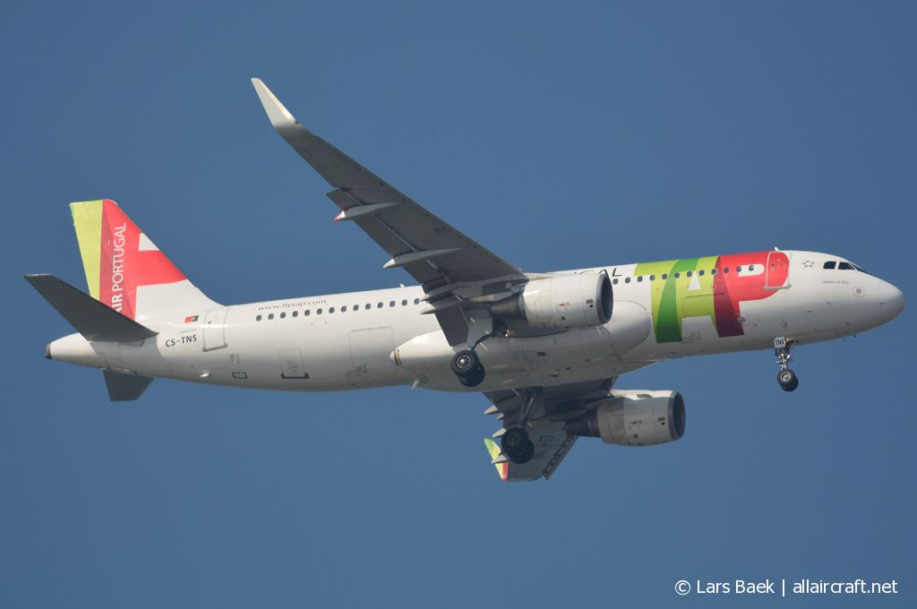 CS-TNS (4021) 2009 Airbus A320-214(WL)