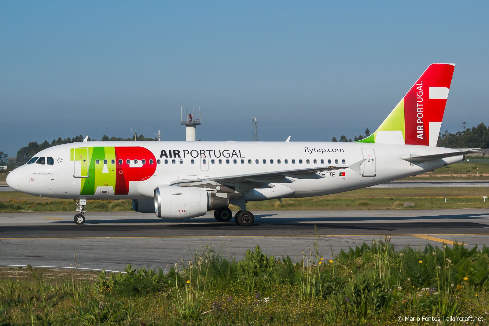 CS-TTE (821) 1998 Airbus A319-111