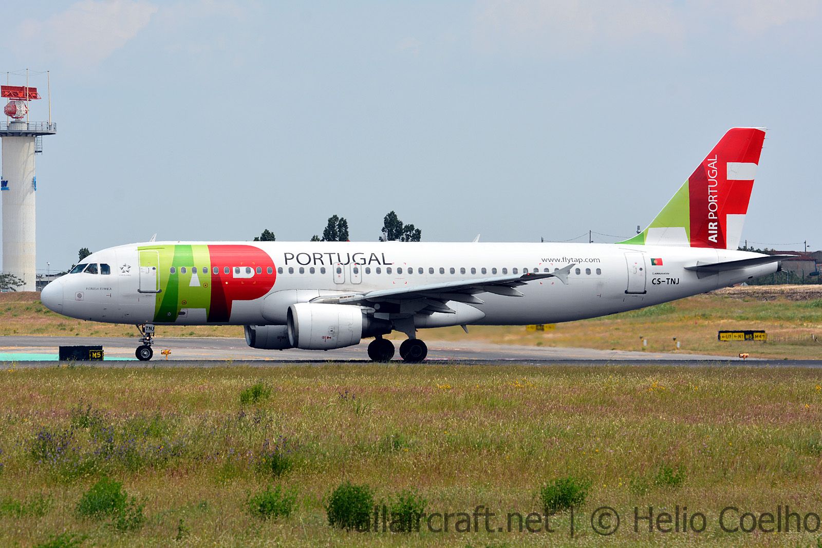 CS-TNJ (1181) 2000 Airbus A320-214